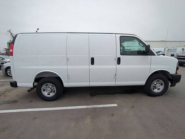 2025 Chevrolet Express 2500