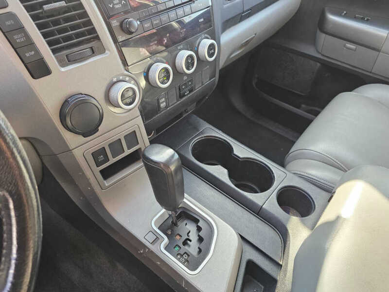 2013 Toyota Sequoia SR5