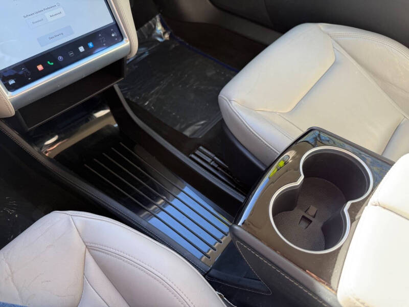 2015 Tesla Model S 70D