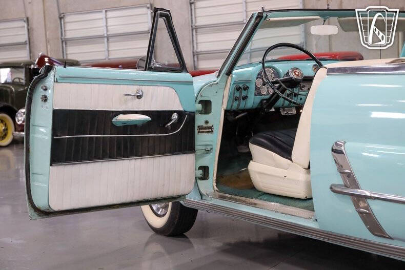1953 Ford Crestline