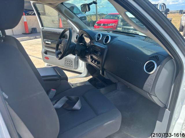 2006 Mitsubishi Raider LS