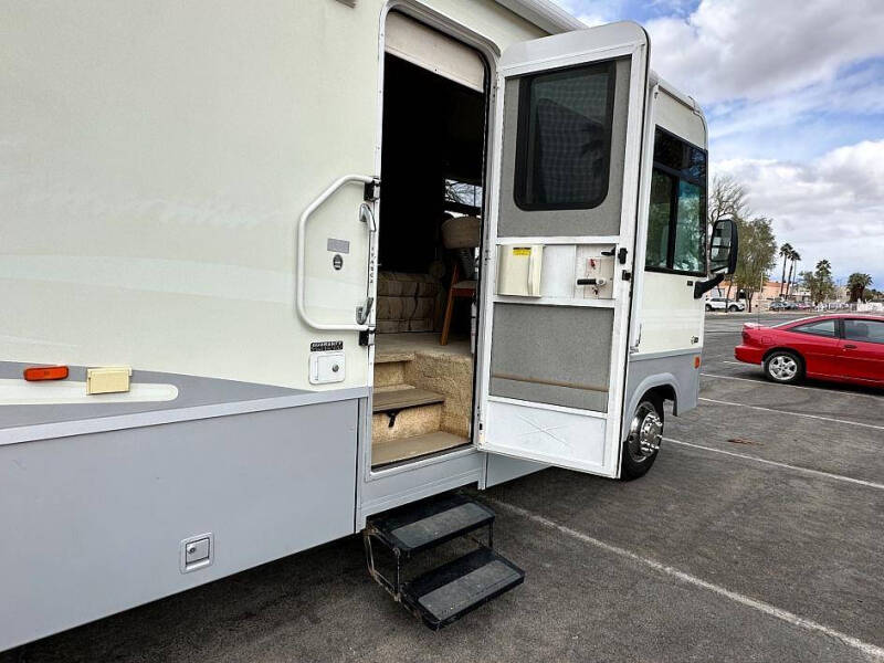 2002 Workhorse W22