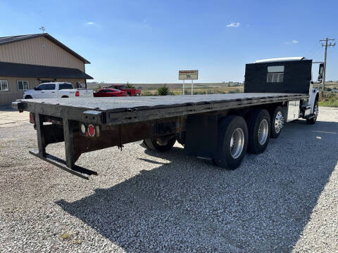 2012 Freightliner M2 106