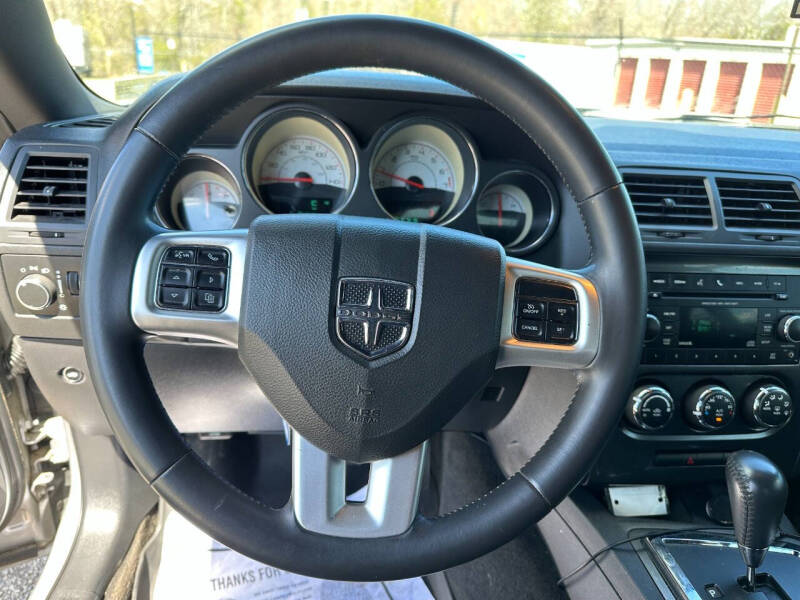 2014 Dodge Challenger SXT Plus