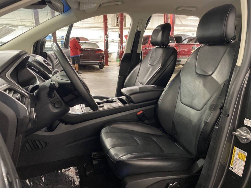 2019 Ford Edge Titanium