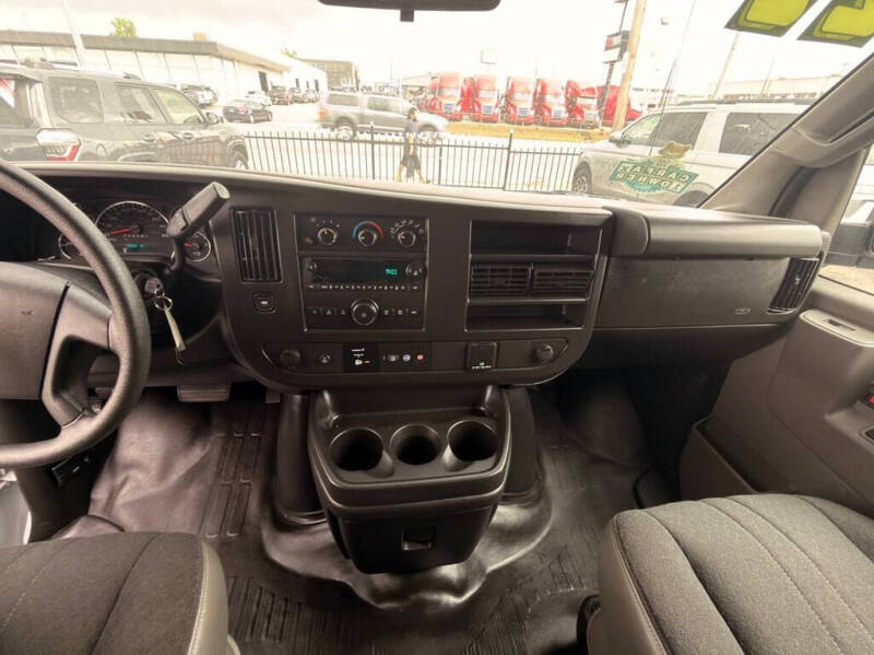 2022 Chevrolet Express 2500