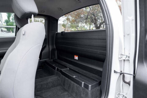 2020 Toyota Tacoma SR