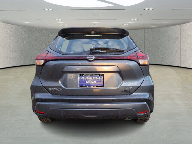 2024 Nissan Kicks SR