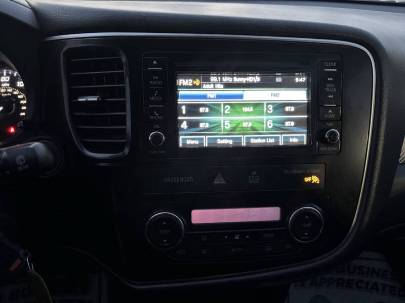 2017 Mitsubishi Outlander ES