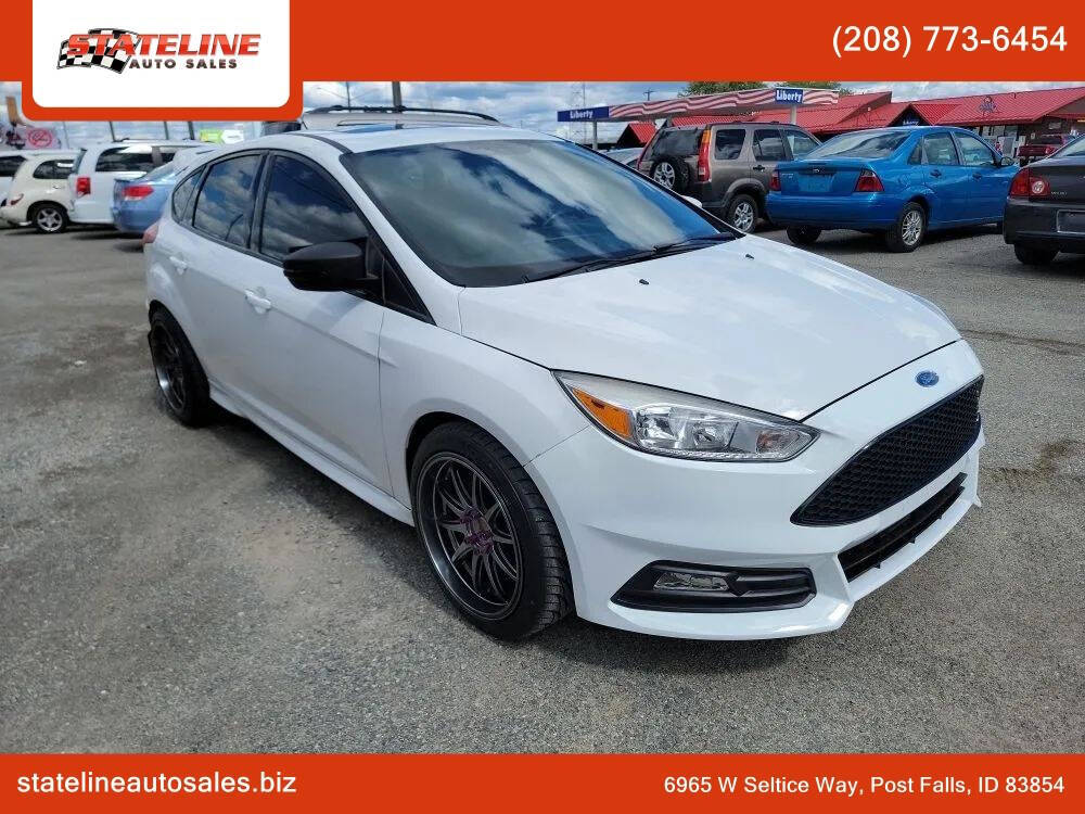 White 2015 Ford Focus ST ST 4dr Hatchback 1