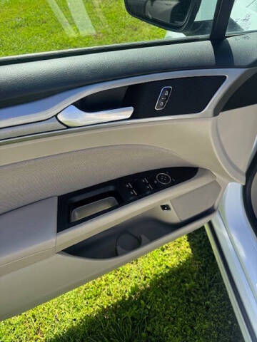 2020 Ford Fusion Hybrid SE