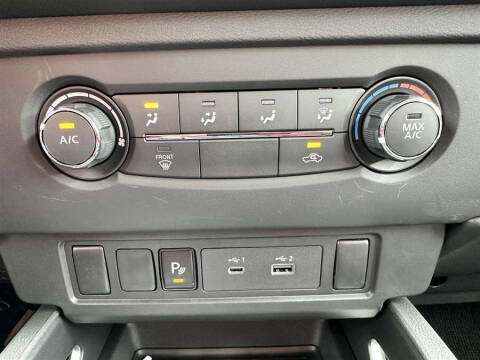 2025 Nissan Frontier SV