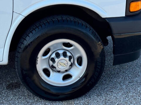 2022 Chevrolet Express 2500