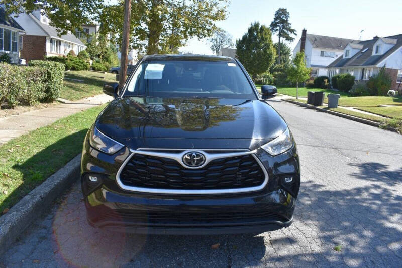 2024 Toyota Highlander LE