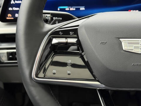 2025 Cadillac LYRIQ Luxury 1