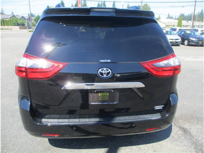 2020 Toyota Sienna Limited Premium 7-Passenger