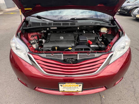 2015 Toyota Sienna LE 8-Passenger