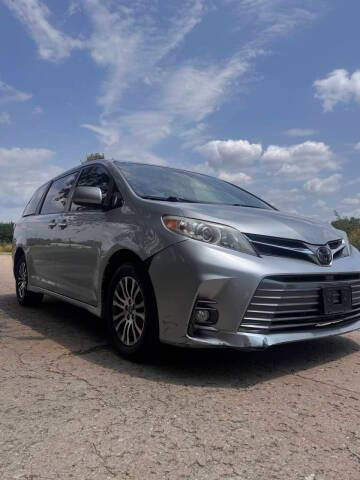 2020 Toyota Sienna XLE 8-Passenger