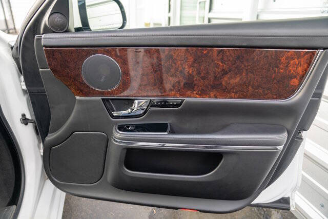 2012 Jaguar XJ 36