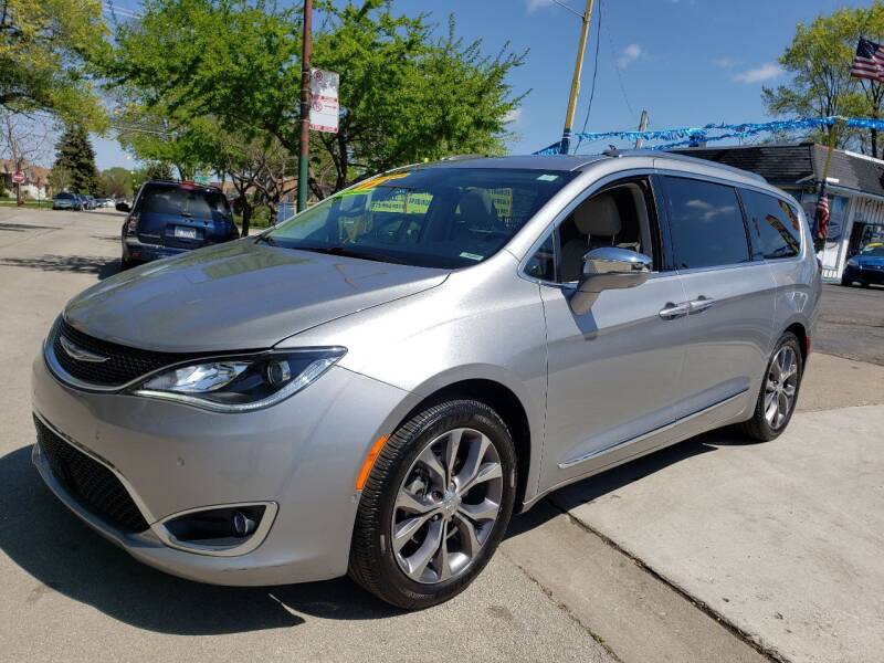 2017 Chrysler Pacifica for sale at ROCKET AUTO SALES in Chicago IL