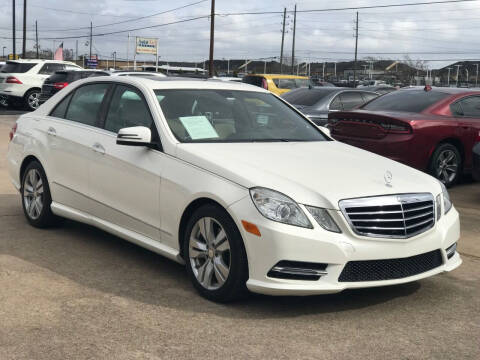 2013 Mercedes-Benz E-Class for sale at Discount Auto Company in Houston TX