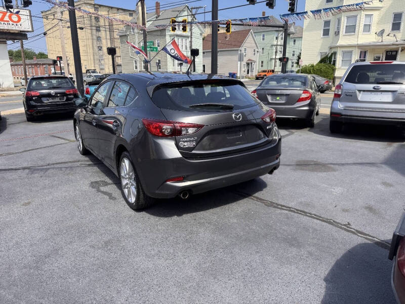2017 Mazda MAZDA3 Touring