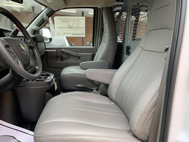 2025 Chevrolet Express 2500