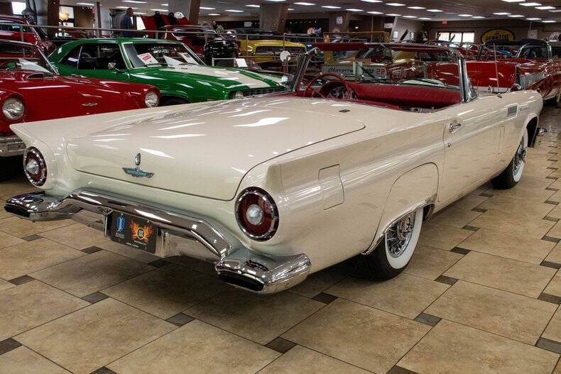 1957 Ford Thunderbird