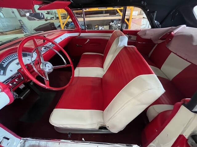 1957 Ford Fairlane 500 25