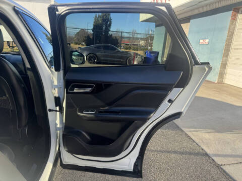 2019 Jaguar F-PACE 30t Prestige