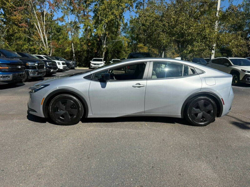 2025 Toyota Prius LE