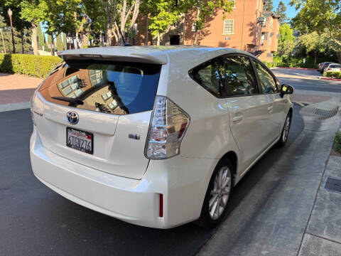 2012 Toyota Prius v Five