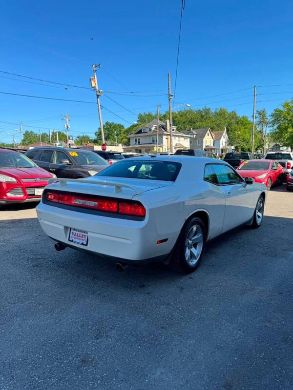 2009 Dodge Challenger SE