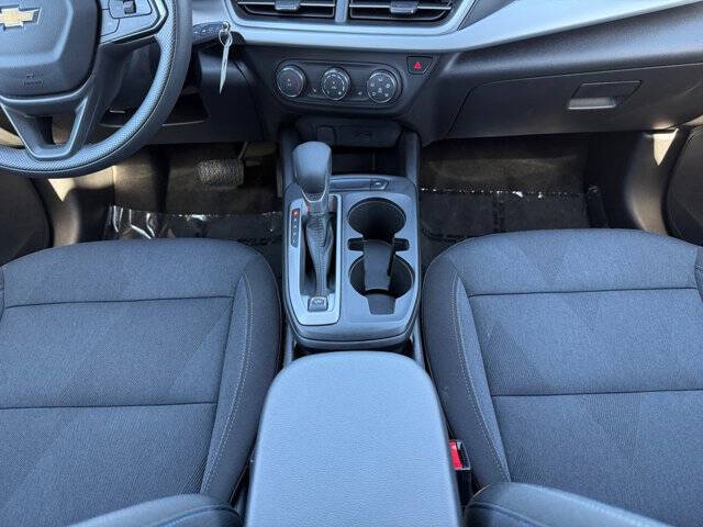 2025 Chevrolet Trax LS