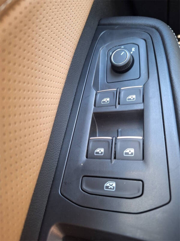 2026 Volkswagen Atlas Cross Sport SEL R-Line Black 4Motion