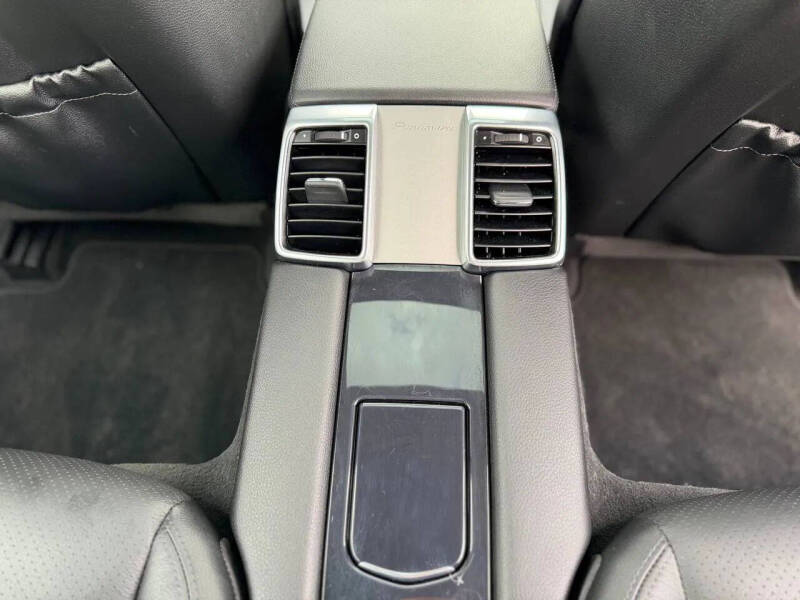 2011 Porsche Panamera