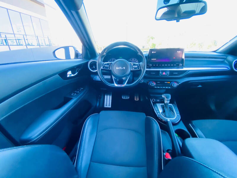 2022 Kia Forte GT Line