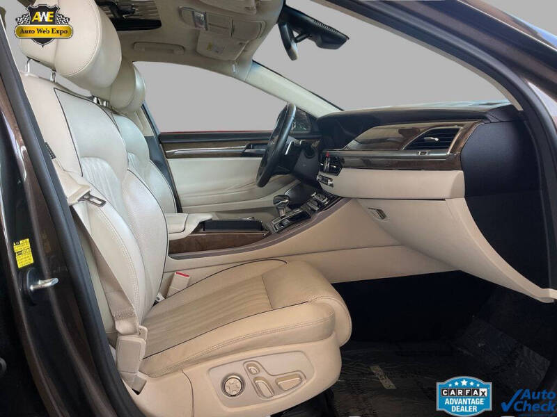 2017 Genesis G90
