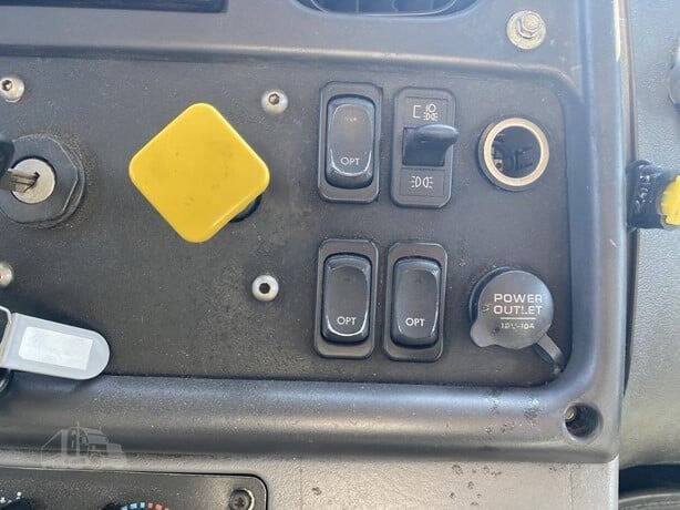 2015 Freightliner M2 106