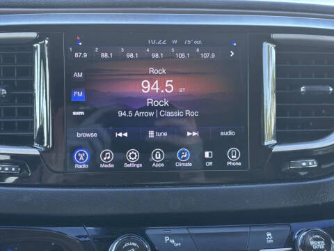 2017 Chrysler Pacifica Touring