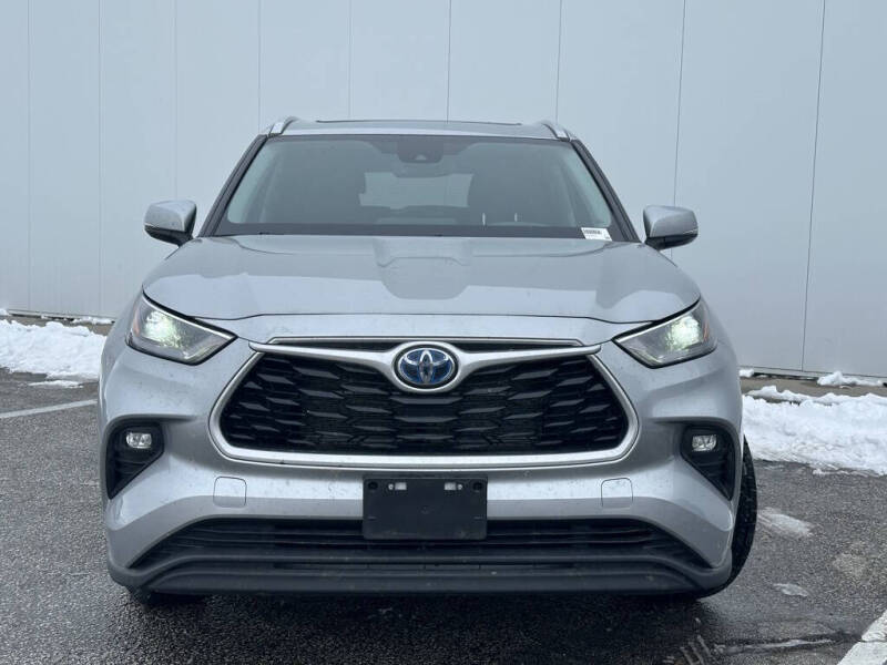 2022 Toyota Highlander Hybrid XLE