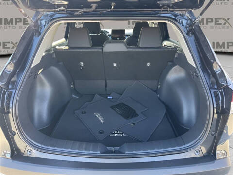 2025 Toyota Corolla Cross LE