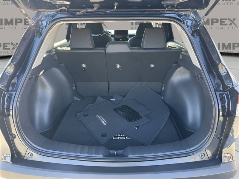 2025 Toyota Corolla Cross LE