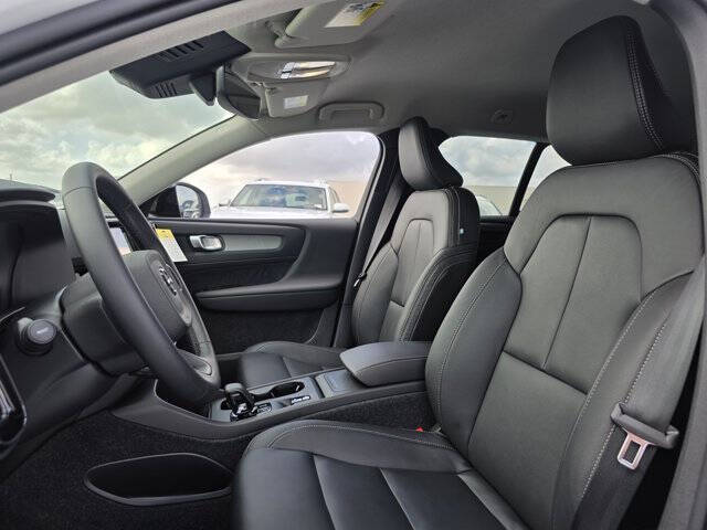 2026 Volvo XC40 B4 Core