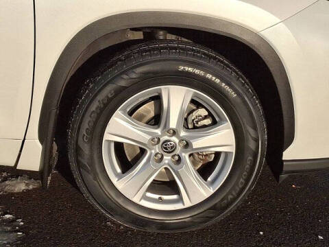 2020 Toyota Highlander LE