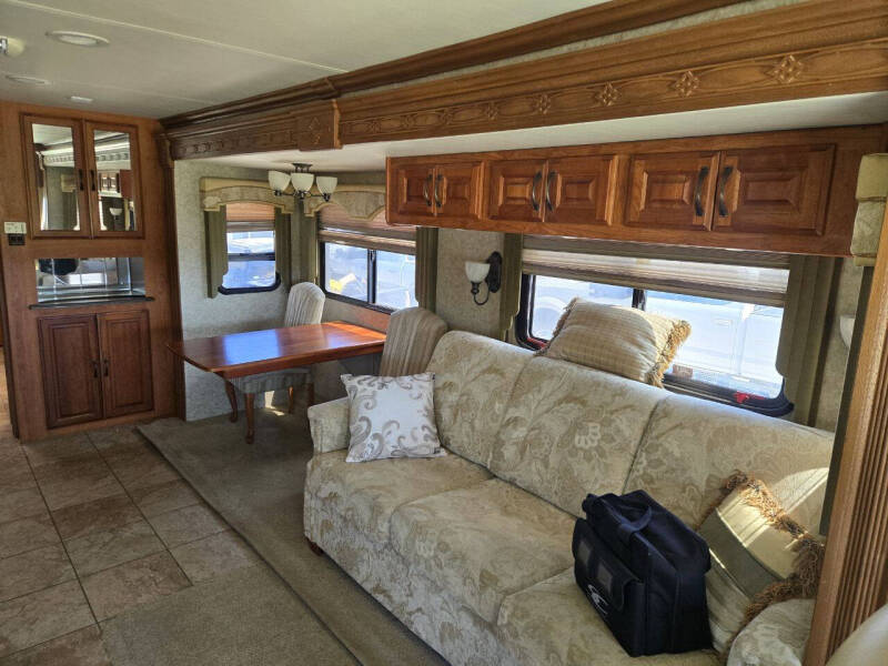 2007 Coachmen RV Pathfinder 384TS