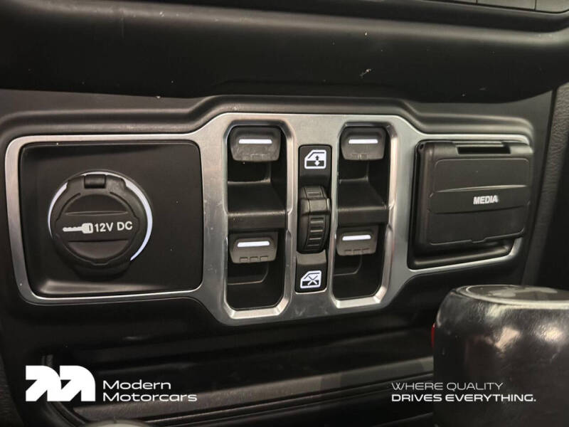 2020 Jeep Wrangler Unlimited Sahara Altitude