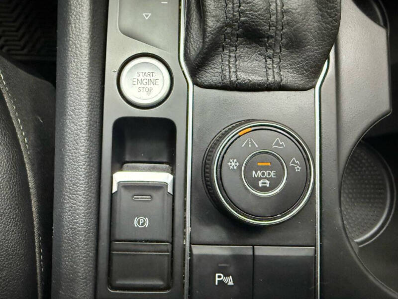 2020 Volkswagen Atlas Cross Sport SE 4Motion