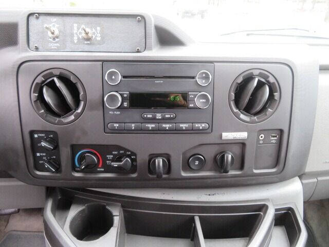 2014 Ford E-Series E-150 XLT