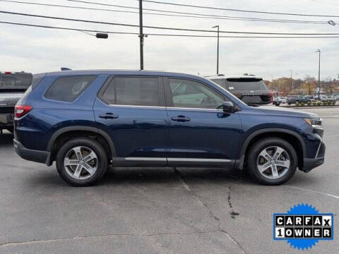 2023 Honda Pilot EX-L w/Rear Captain's Chairs